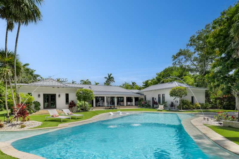 7 bedroom SingleFamilyResidence at 7101 SW 66th St, Glenvar Heights, Miami — photo 1