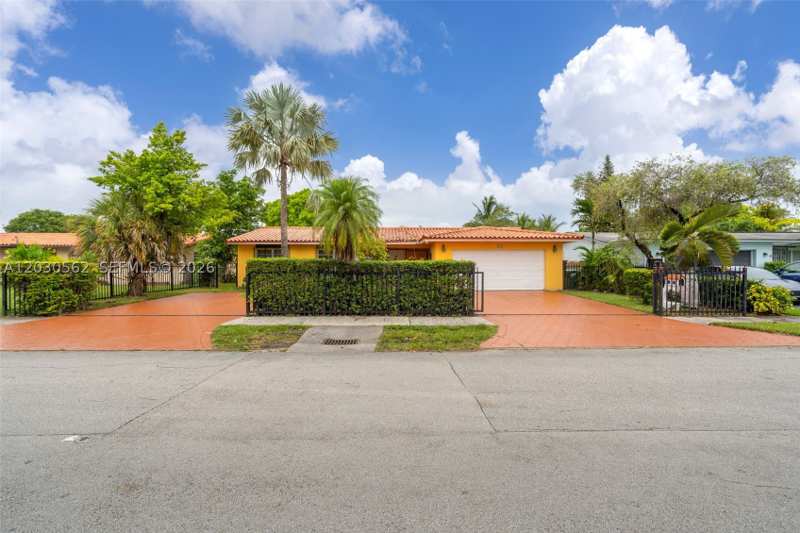 3 bedroom SingleFamilyResidence at 1320 SW 84th Ave, Samuel Beck Sub, Miami — photo 1