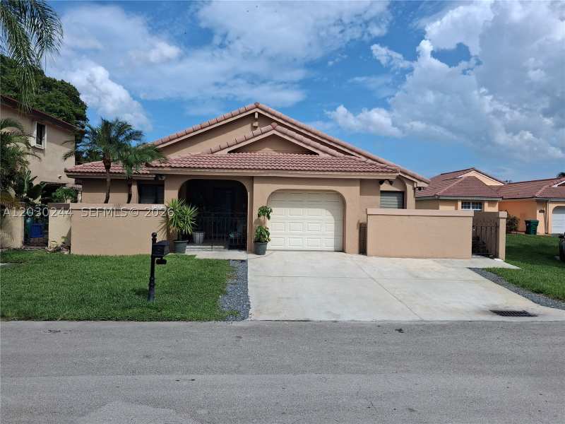 3 bedroom SingleFamilyResidence at 17531 NW 62nd Pl N, The Moors Sec 1, Hialeah — photo 1
