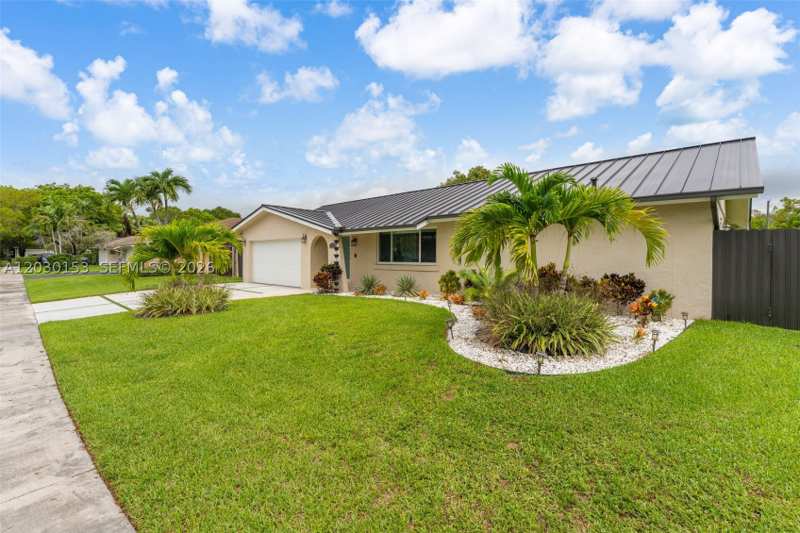 4 bedroom SingleFamilyResidence at 11375 SW 113th Ter, Killian Pines 1st Addn, Miami — photo 1