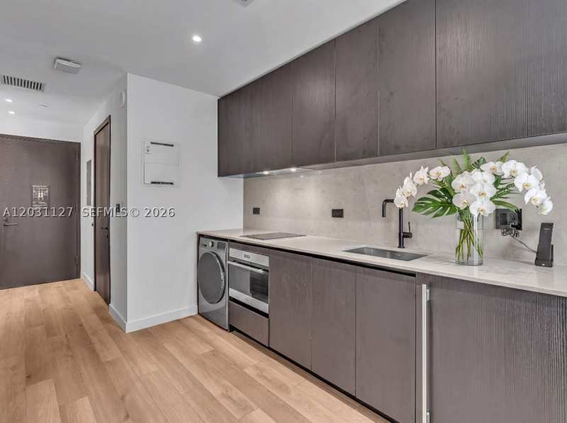 0 bedroom Condominium at 20 NE 11th St 3106B, E11even hotel, Miami — photo 1