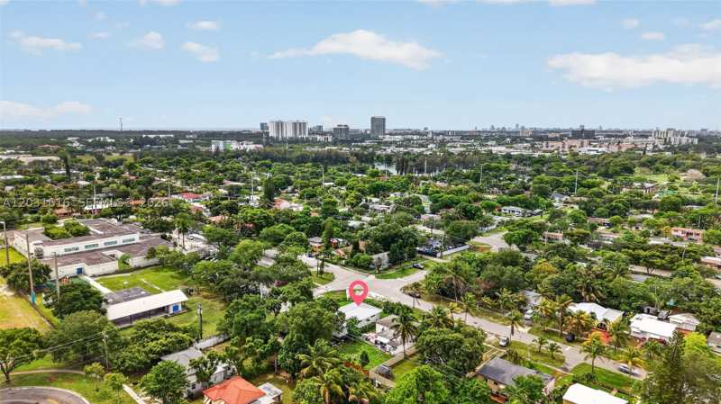 2 bedroom SingleFamilyResidence at 1695 NE 160th St, Fulford By The Sea Sec H, North Miami Beach — photo 1
