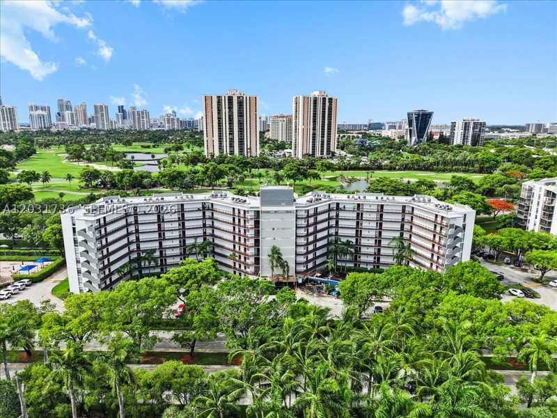 1 bedroom Condominium at 3101 N Country Club Dr 209, Second Addition Biscayne, Aventura — photo 1