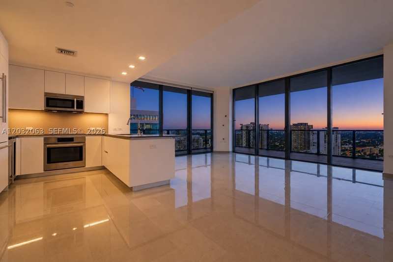 3 bedroom Condominium at 88 SW 7th St 2302, Rise Condo, Miami — photo 1