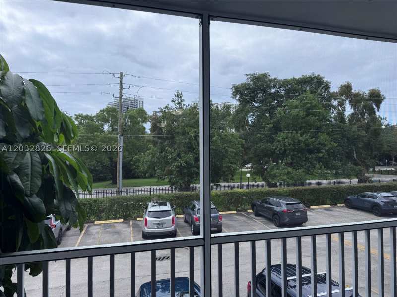1 bedroom Condominium at 16950 W Dixie Hwy A232 Hwy 232, Woodside Apts Condo, North Miami Beach — photo 1