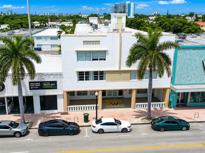 1 bedroom Condominium at 7326 Collins Ave 203, Welworth Condo, Miami Beach — photo 1