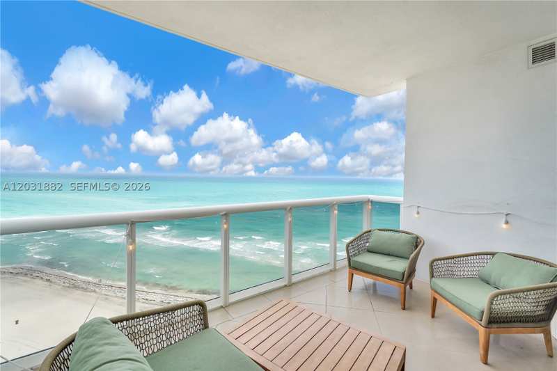 1 bedroom Condominium at 18201 Collins Ave 2008A, Trump Royale Condo, Sunny Isles Beach — photo 1