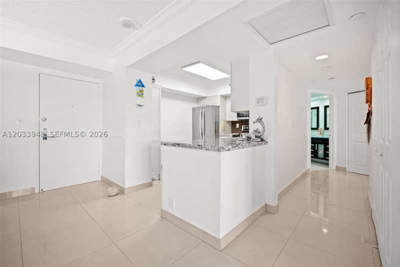 2 bedroom Condominium at 19101 NE 36th Ct 504, Mystic Pointe Condo No Th, Aventura — photo 1
