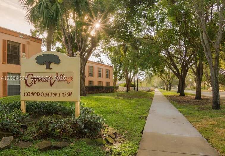 1 bedroom Condominium at 7208 Fairway Dr I11, Cypress Village Condo, Miami Lakes — photo 1