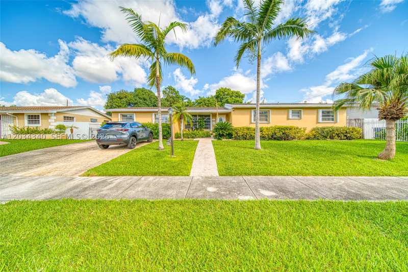 3 bedroom SingleFamilyResidence at 11331 SW 176 th St, Green Hills Sec 6, Miami — photo 1