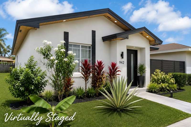 3 bedroom SingleFamilyResidence at 942 SW 8th Pl, Villas Of Palm Bay, Florida City — photo 1