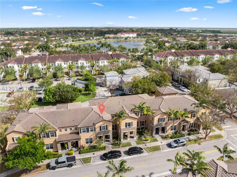 4 bedroom Townhouse at 16958 SW 92nd St 16958, Kendall Commons Residenti, Miami — photo 1