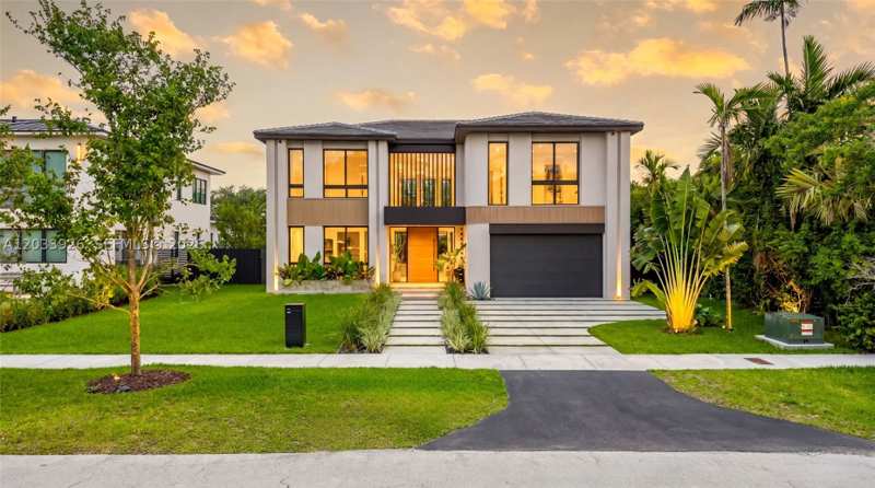 5 bedroom SingleFamilyResidence at 5854 SW 30th St, Schenley Park Sec 1, Miami — photo 1