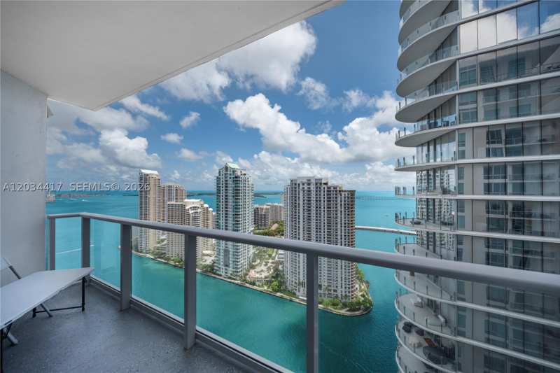 2 bedroom Condominium at 300 S Biscayne Blvd T-3406, Met 1 Condo, Miami — photo 1