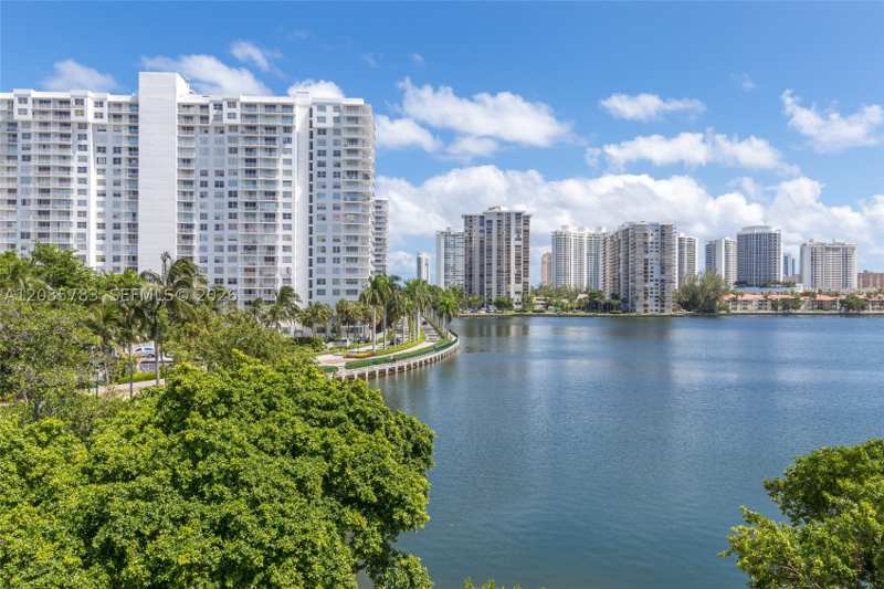2 bedroom Condominium at 2780 NE 183rd St 1607, Commodore Plaza Condo, Aventura — photo 1