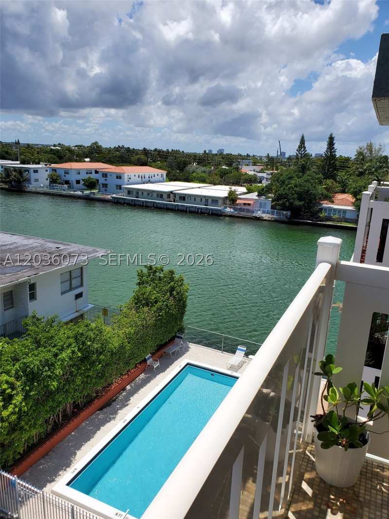 1 bedroom Condominium at 7900 Tatum Waterway Dr 502, Waterway Plaza Condo, Miami Beach — photo 1