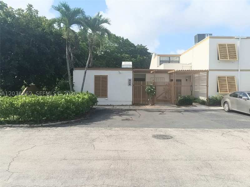 3 bedroom Townhouse at 1700 SW 131st Place Cir S, Trail Run Sec 2, Miami — photo 1