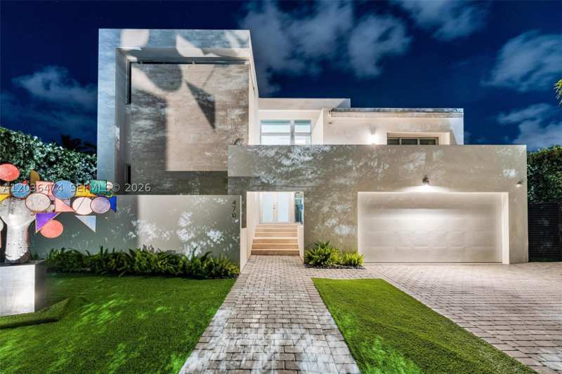 6 bedroom SingleFamilyResidence at 470 S Shore Dr, Normandy Golf Course, Miami Beach — photo 1