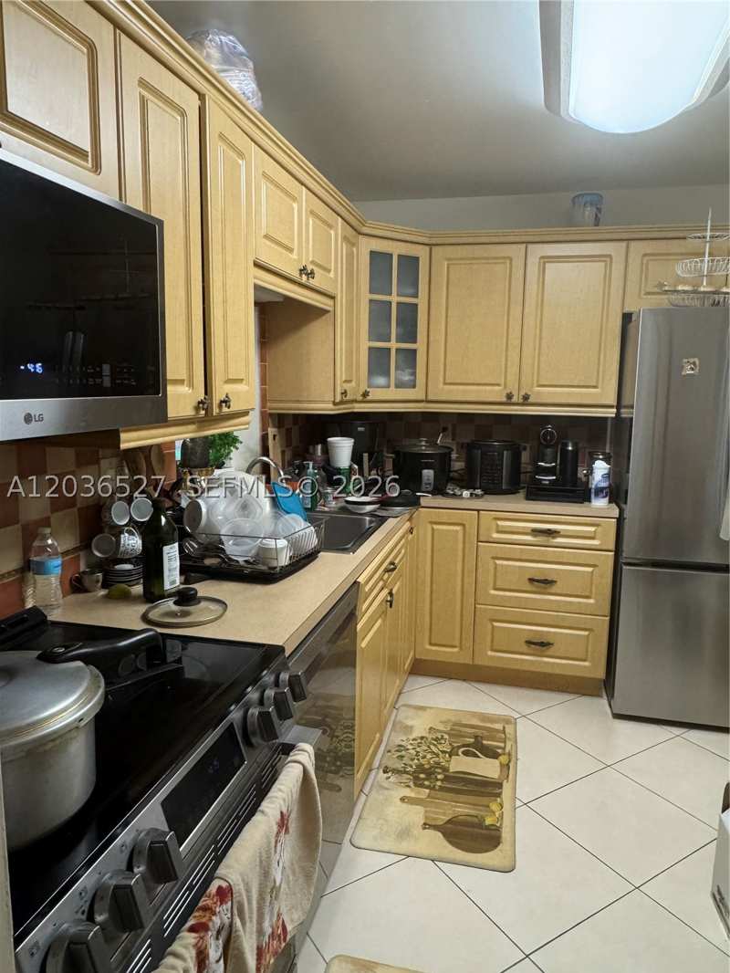 2 bedroom Condominium at 8625 NW 8th St 310, Fox Chase Condo #2, Miami — photo 1