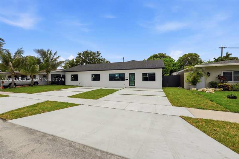 4 bedroom SingleFamilyResidence at 1140 NE 201st Ter, Lucky Star Estates, Miami — photo 1
