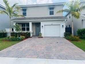 4 bedroom SingleFamilyResidence at 687 SE 17 Ave, Tennessee Estates, Homestead — photo 1