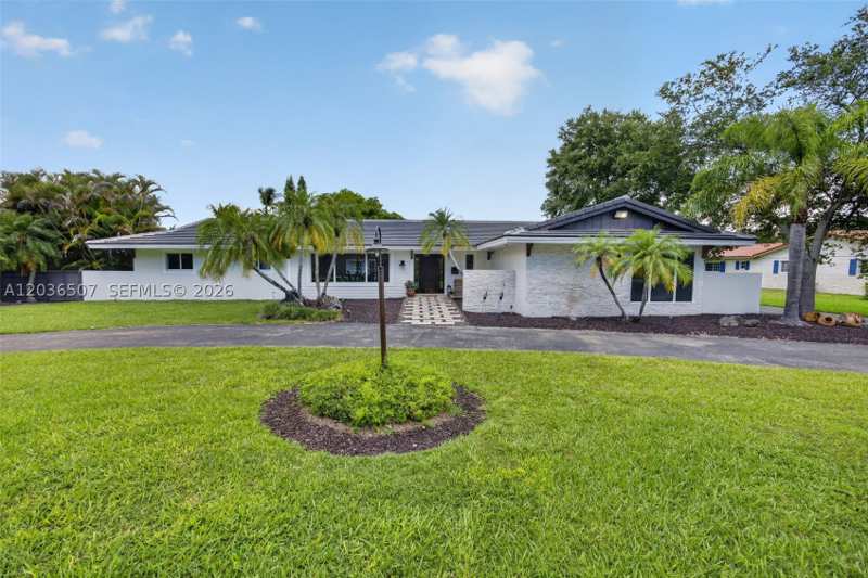 6 bedroom SingleFamilyResidence at 12180 SW 92nd Ave, Parker Estates, Miami — photo 1