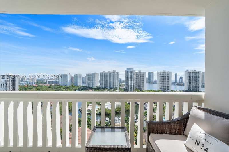 3 bedroom Condominium at 1000 W Island Blvd 2307, 1000 Isl Blvd Williams Is, Aventura — photo 1