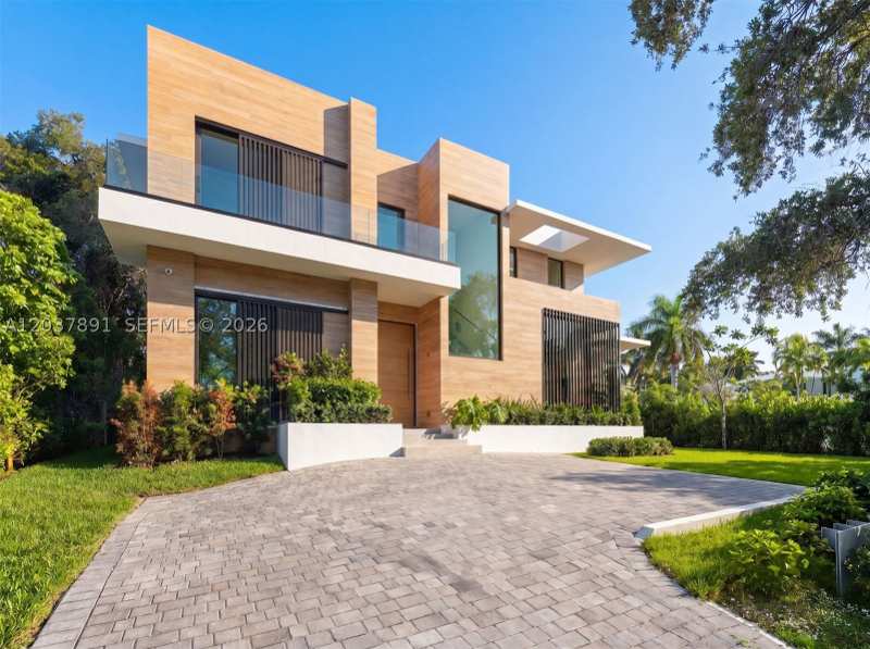 7 bedroom SingleFamilyResidence at 4430 Nautilus Dr, Nautilus Extension 2nd, Miami Beach — photo 1