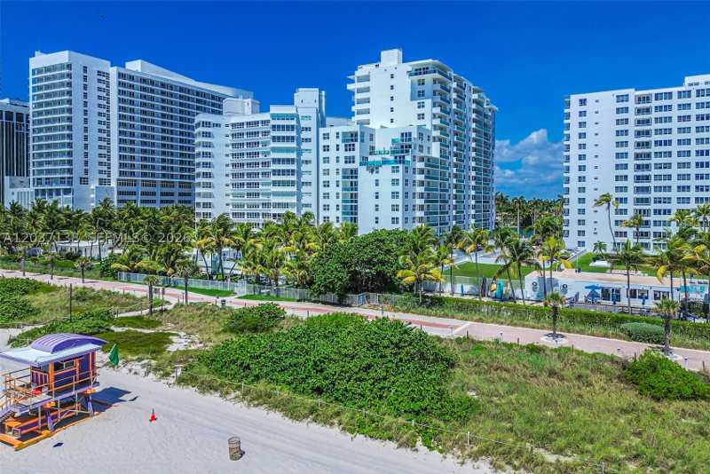 1 bedroom Condominium at 5001 Collins Ave 6E, The Carriage Club South, Miami Beach — photo 1