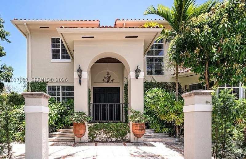 5 bedroom SingleFamilyResidence at 797 Glenridge Rd, Biscayne Key Estates, Key Biscayne — photo 1