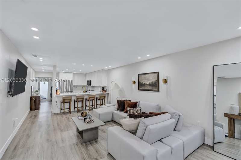 3 bedroom SingleFamilyResidence at 6465 SW 135th Ave, Arborgate Kendall Lk E Co, Miami — photo 1