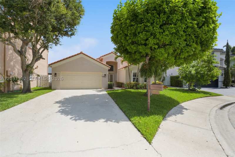 4 bedroom SingleFamilyResidence at 110 Cameron Ct, The Lakes, Weston — photo 1