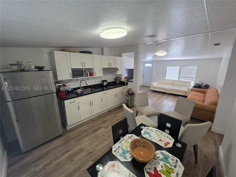 4 bedroom MobileHome at 1529 SW 131 Avenue, University Lakes, Miami — photo 1