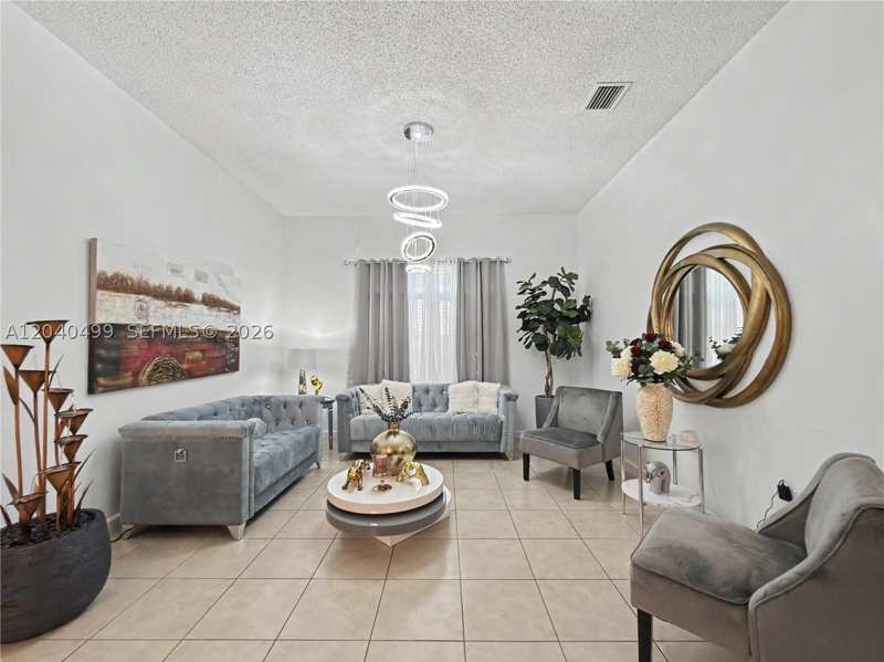 4 bedroom SingleFamilyResidence at 522 NE 20th Ave, C & F Subdivision, Homestead — photo 1