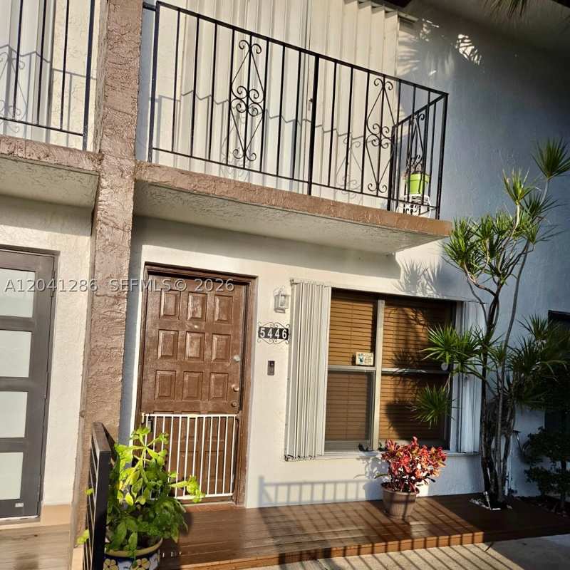 2 bedroom Townhouse at 5446 W 26th Ave C-20, Laguna Del Rey Condo, Hialeah — photo 1