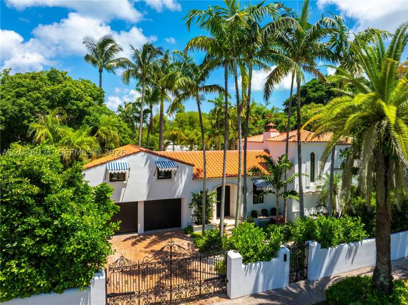 4 bedroom SingleFamilyResidence at 4727 N Bay Rd, nautilus, Miami Beach — photo 1