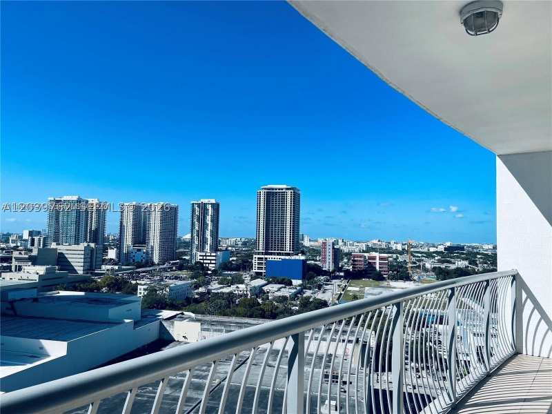 1 bedroom Condominium at 1750 N Bayshore Dr 2112, Opera Tower Condo, Miami — photo 1