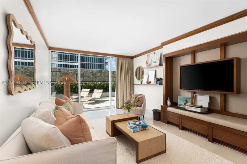 1 bedroom Condominium at 6801 Collins Ave Door 606, Central Carillon Beach Co, Miami Beach — photo 1