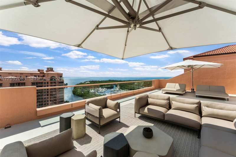 4 bedroom Condominium at 60 Edgewater Dr Ts-D, The Gables Condo, Coral Gables — photo 1