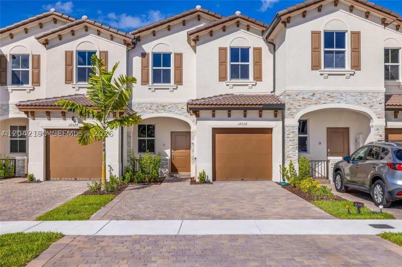 3 bedroom Townhouse at 12532 NW 23rd Pl, Golf Ests 1st Addn, Miami — photo 1