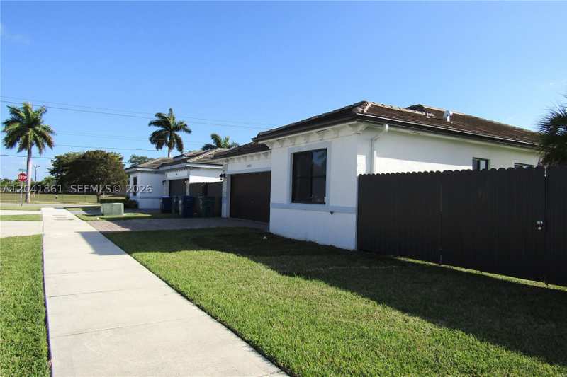 4 bedroom SingleFamilyResidence at 16825 SW 109th Pl, Heritage Estates, Miami — photo 1