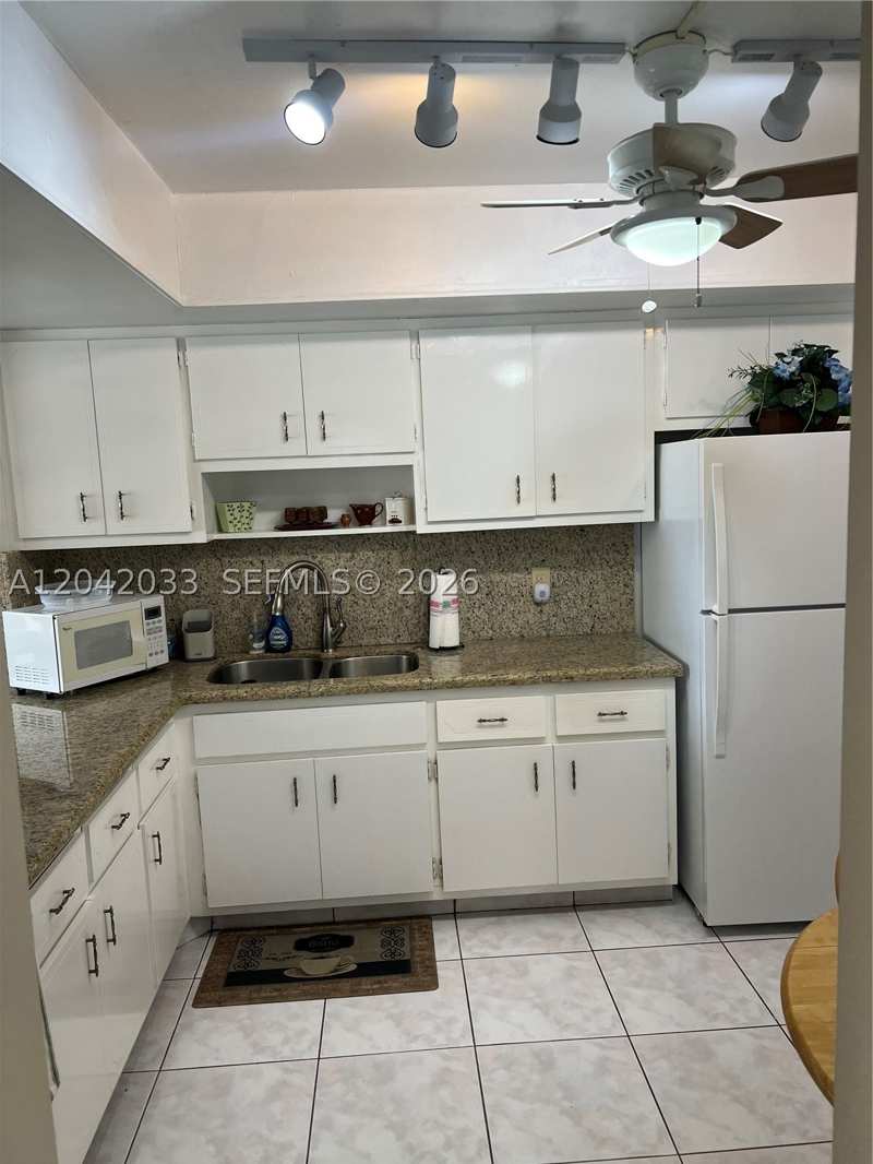 1 bedroom Condominium at 1351 NE Miami Gardens Dr 222E, Buckley Towers Condo - We, Miami — photo 1