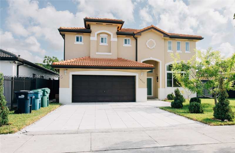 5 bedroom SingleFamilyResidence at 10763 SW 229th St, Silver Palm Lake, Miami — photo 1