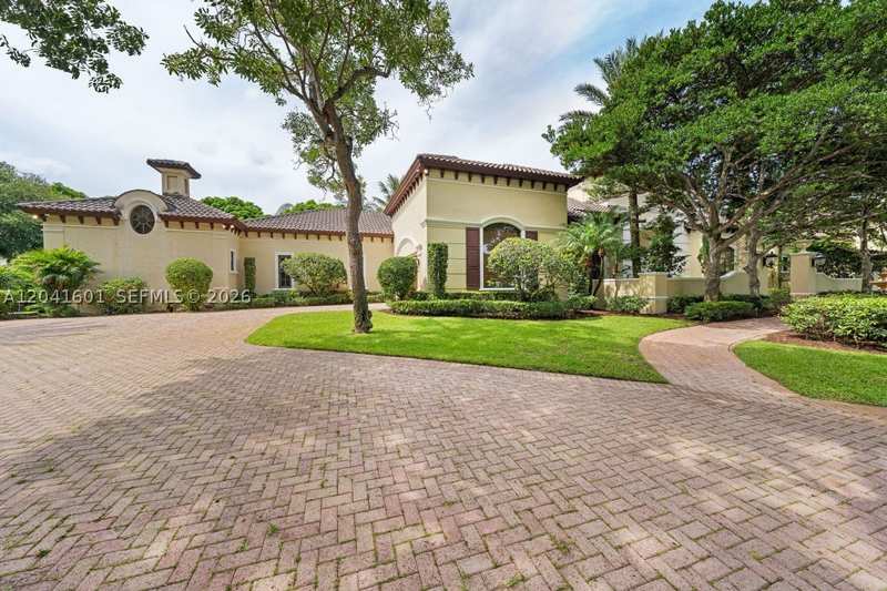 7 bedroom SingleFamilyResidence at 9001 SW 59th Ct, I P T Sub, Pinecrest — photo 1