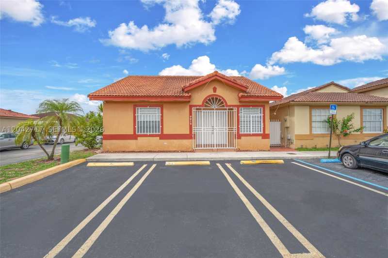 3 bedroom Villa at 9018 NW 120th St 133, Les Fontaines Condo, Hialeah Gardens — photo 1