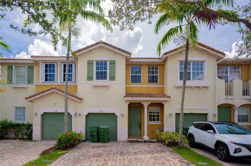 3 bedroom Townhouse at 445 NE 21st Ave, Portofino Villas West, Homestead — photo 1