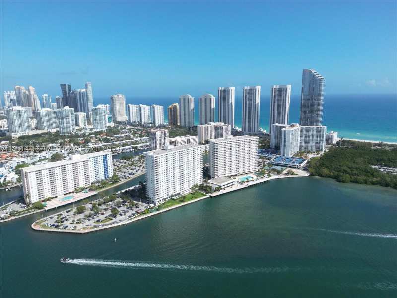 1 bedroom Condominium at 500 Bayview Dr 1719, Arlen House West Condo, Sunny Isles Beach — photo 1
