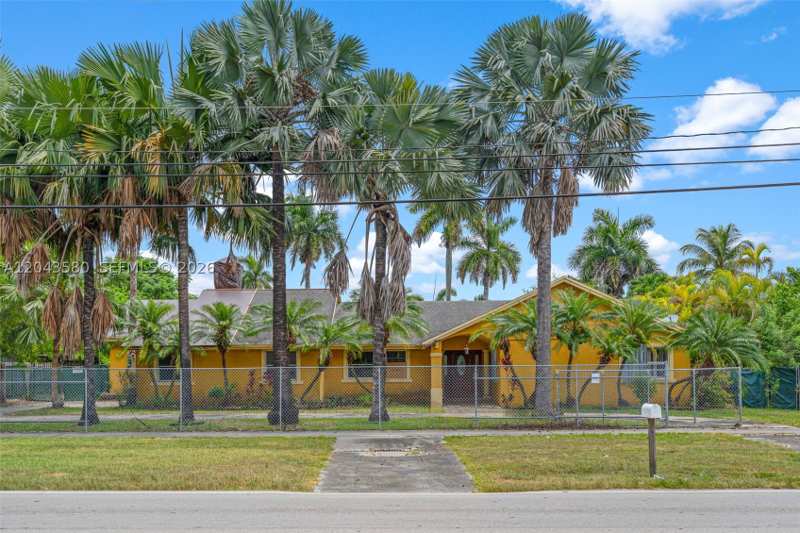 4 bedroom SingleFamilyResidence at 15979 SW 288th St, The Cedars Estates, Homestead — photo 1
