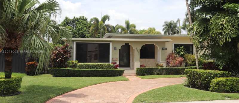 4 bedroom SingleFamilyResidence at 5931 SW 46th St, Riviera Estates 1st Addn, Miami — photo 1