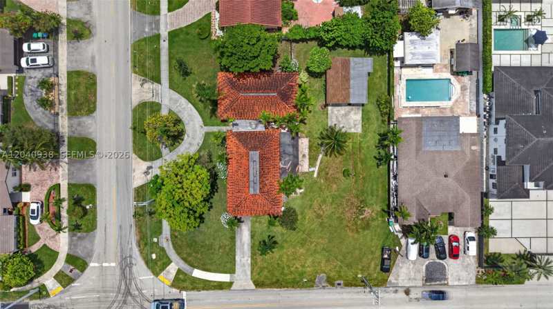 4 bedroom SingleFamilyResidence at 11405 SW 32nd St, Coral Way Estates, Miami — photo 1